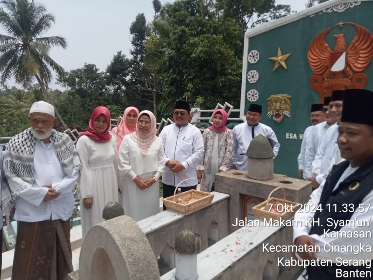 Pemkab Serang Ziarah Ke Makam Pahlawan Nasional Brigjen KH.Syam’un Dalam Rangka HUT Ke 498