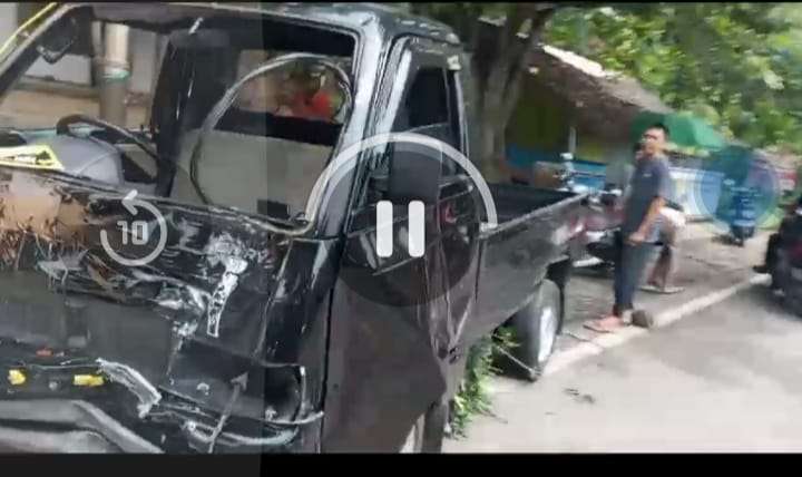 Jalan Nasional Wisata Anyer – Cinangka Berlubang – Lubang Dan Mengakibatkan Kecelakaan Roda Empat