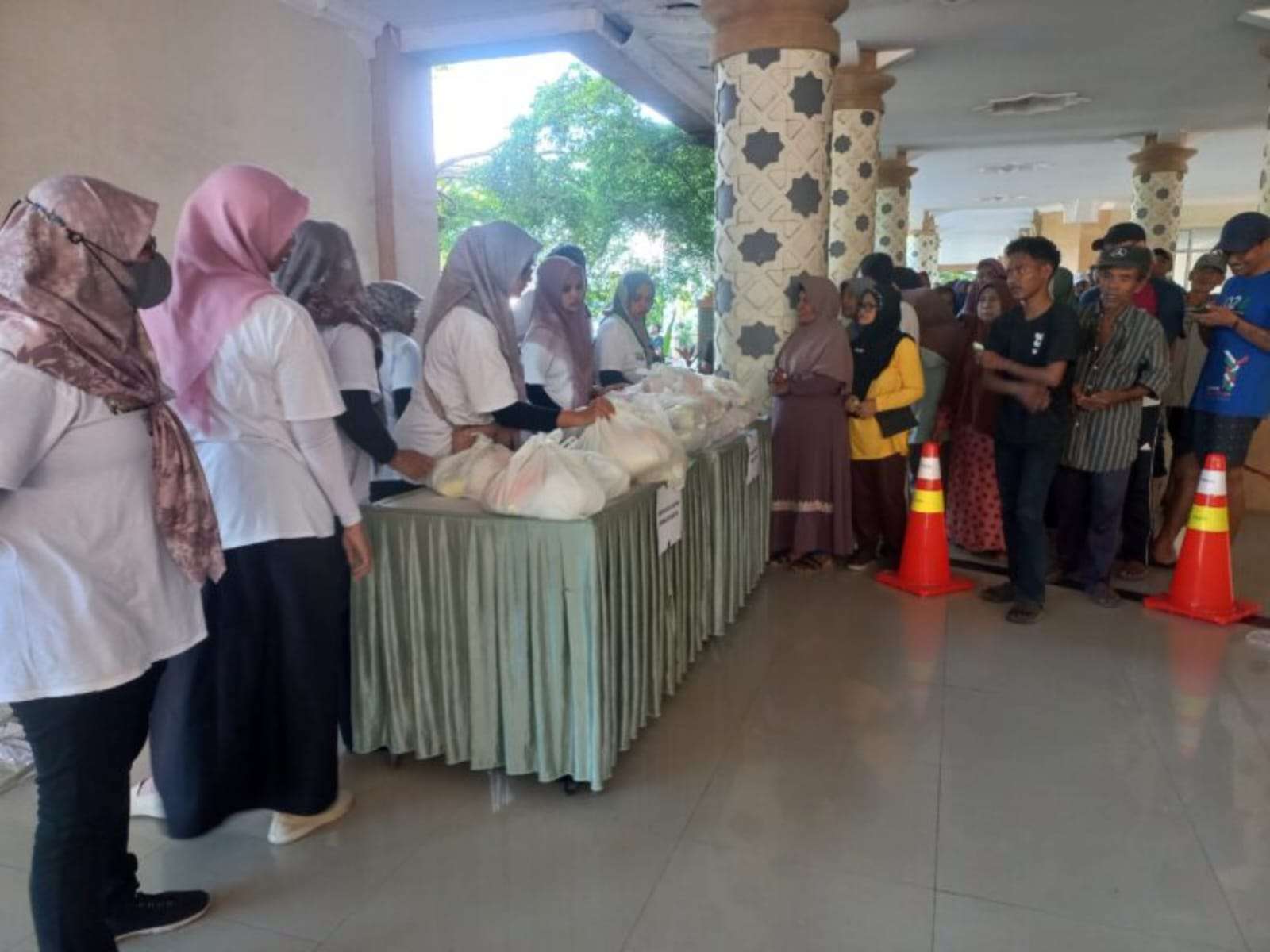 Bazar Ramadhan, Disperindag Kota Cilegon Bagikan Paket Sembako Di 8 Kecamatan