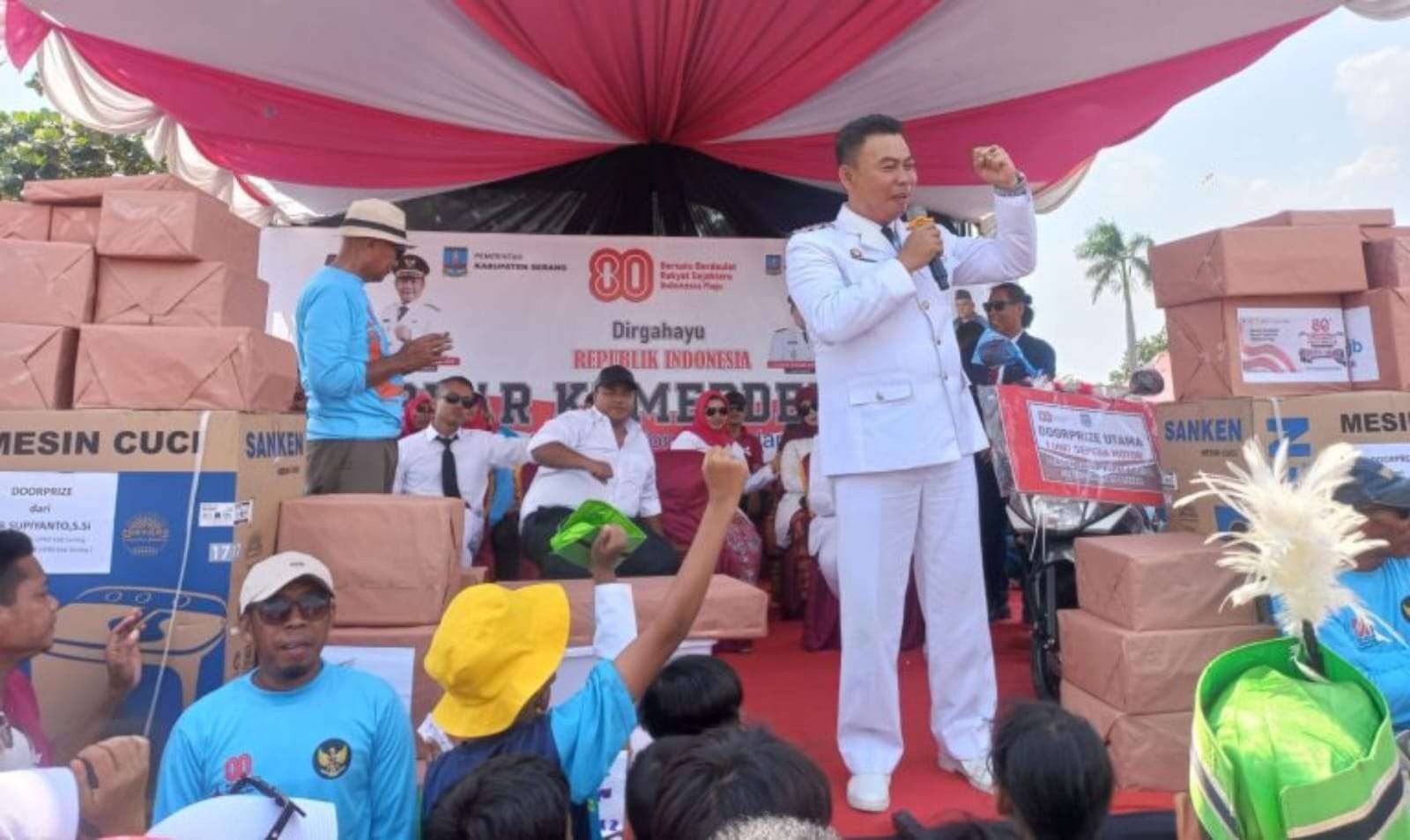 Kecamatan Anyer Gelar  Pawai Karnaval Pembangunan Dalam Rangka Memperingati HUT RI Ke 80