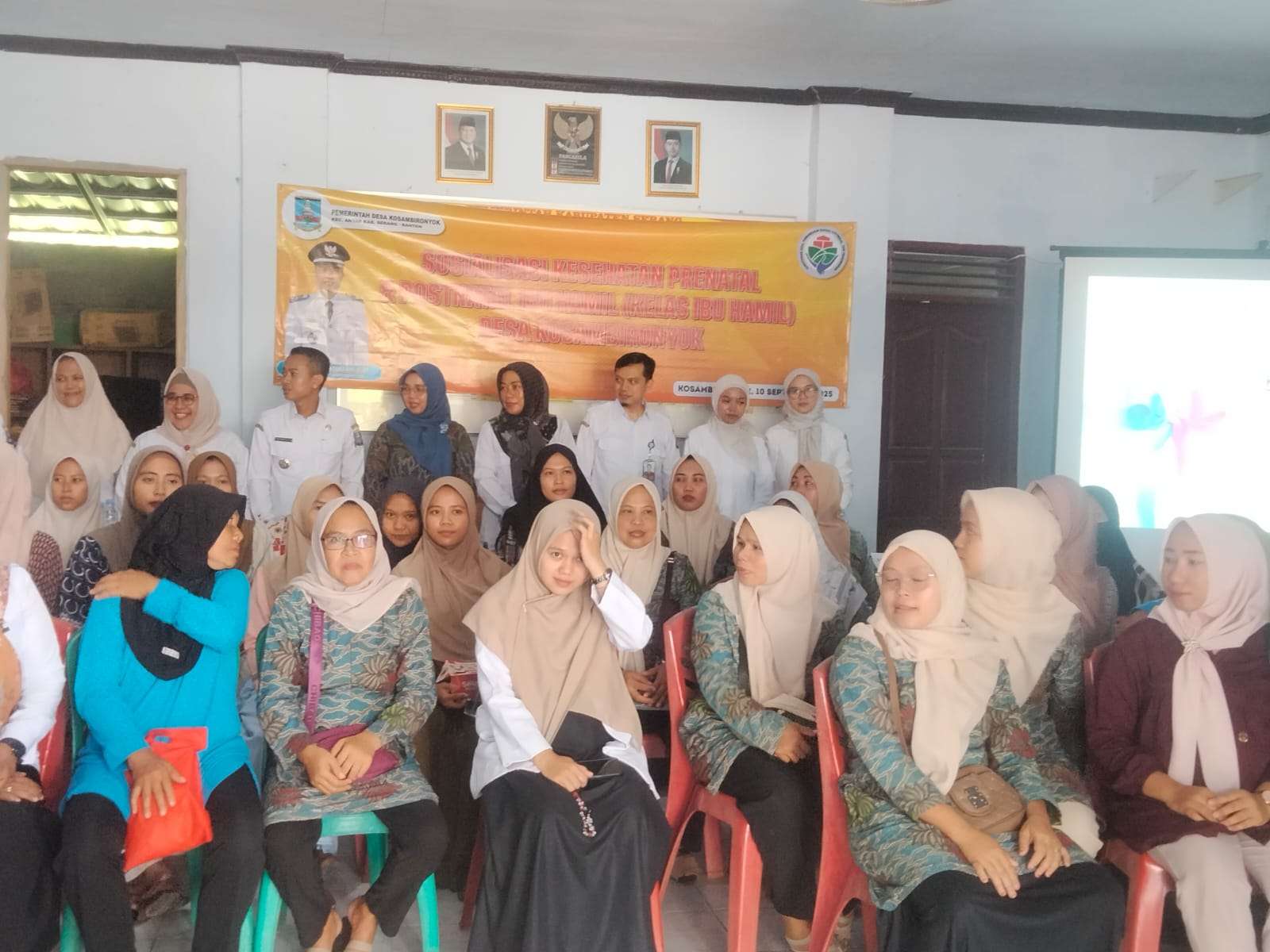 Rini Sabrina Ketua Kader Posyandu Desa Kosambi Ronyok Gelar Sosialisasi Kesehatan Prenatal Ibu Hamil  ” Untuk  Mencegah Angka kematian Ibu & Balita”